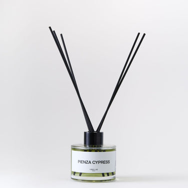 Pienza Cypress Reed Diffuser – ก้านไม้หอมกลิ่นไซเปรส โดย Vibes Lab