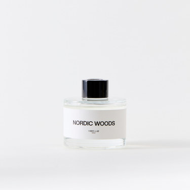 Nordic Woods Reed Diffuser – ก้านไม้หอมกลิ่นไม้สน โดย Vibes Lab